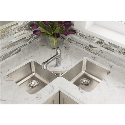 SS 32 x 32 x 7.8 Double Bowl Corner Sink